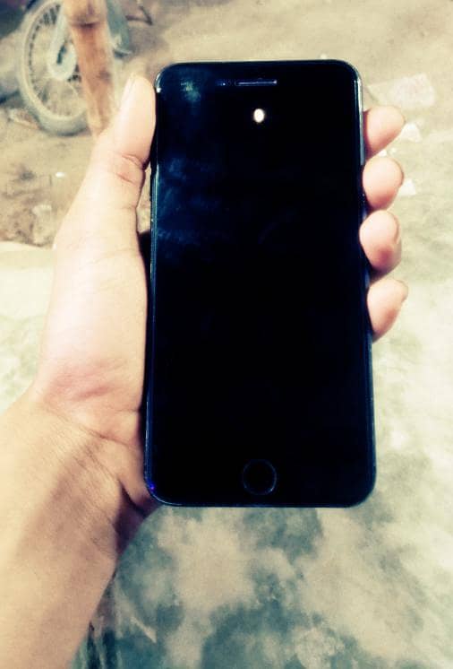 Apple iPhone 7 Plus 2