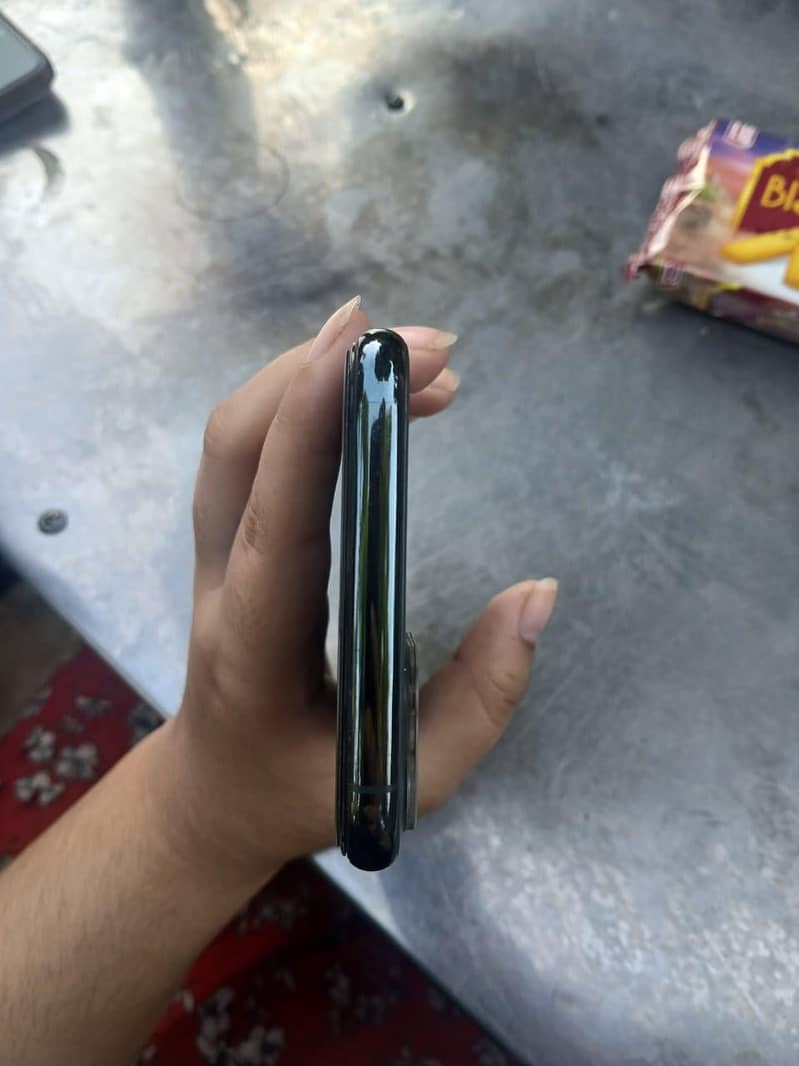 Apple iPhone 11 Pro Max 3