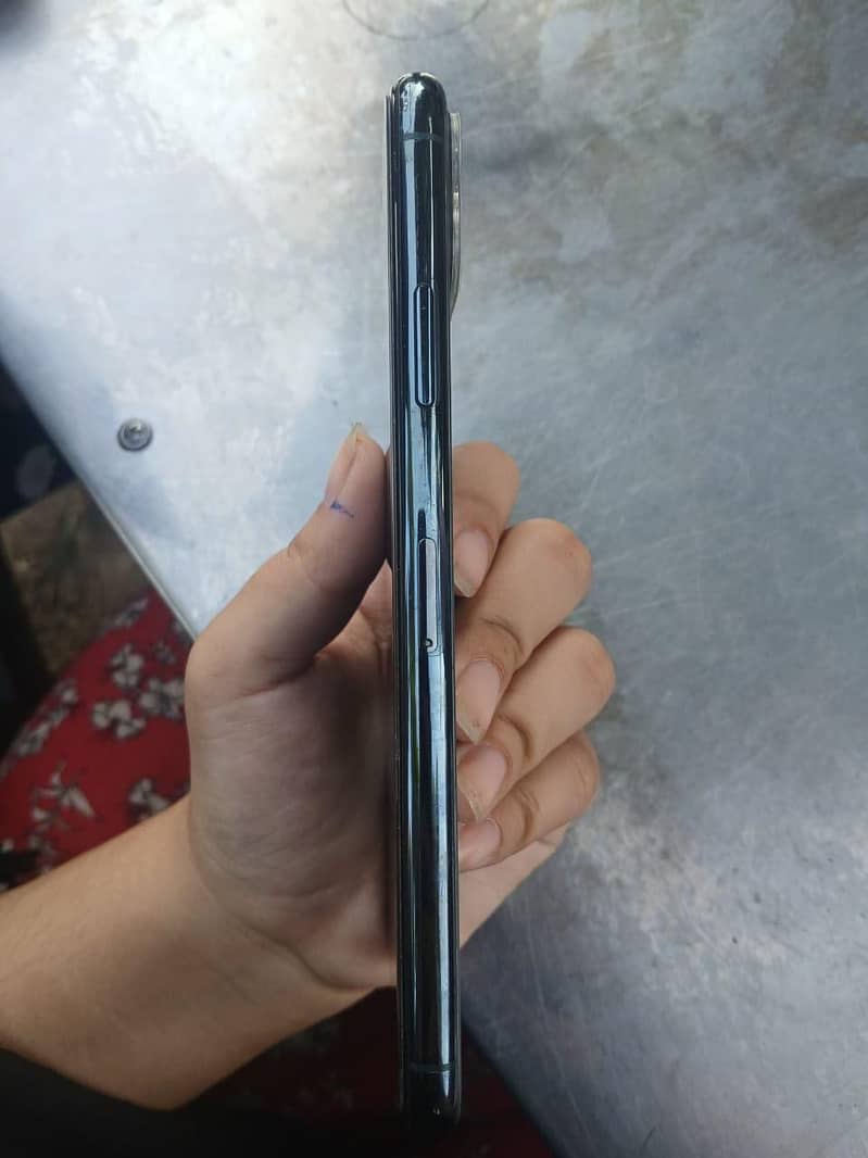 Apple iPhone 11 Pro Max 5