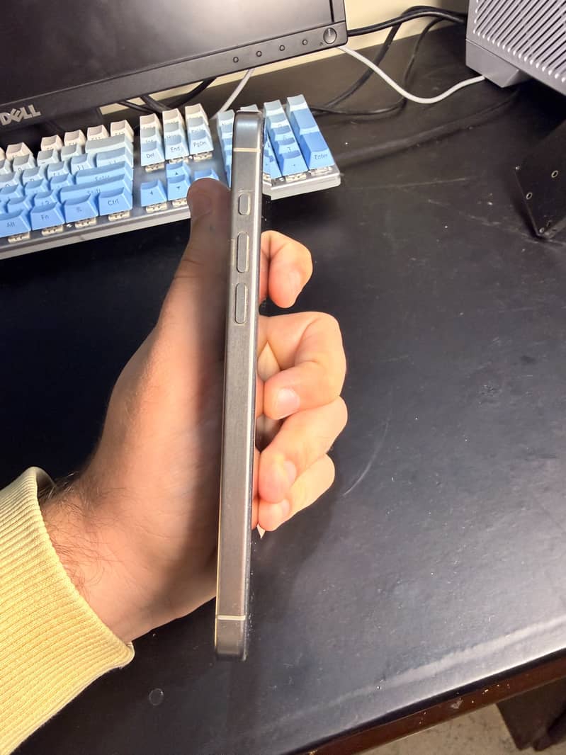 Apple iPhone 15 Pro Max 1