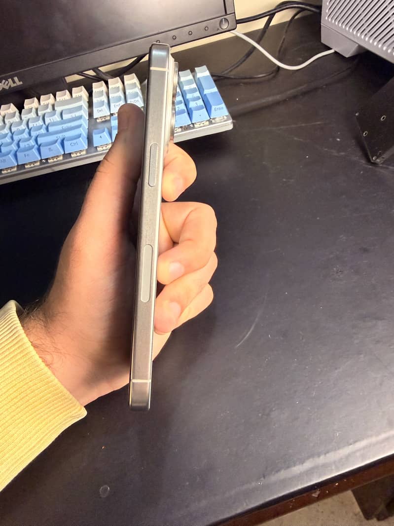 Apple iPhone 15 Pro Max 3