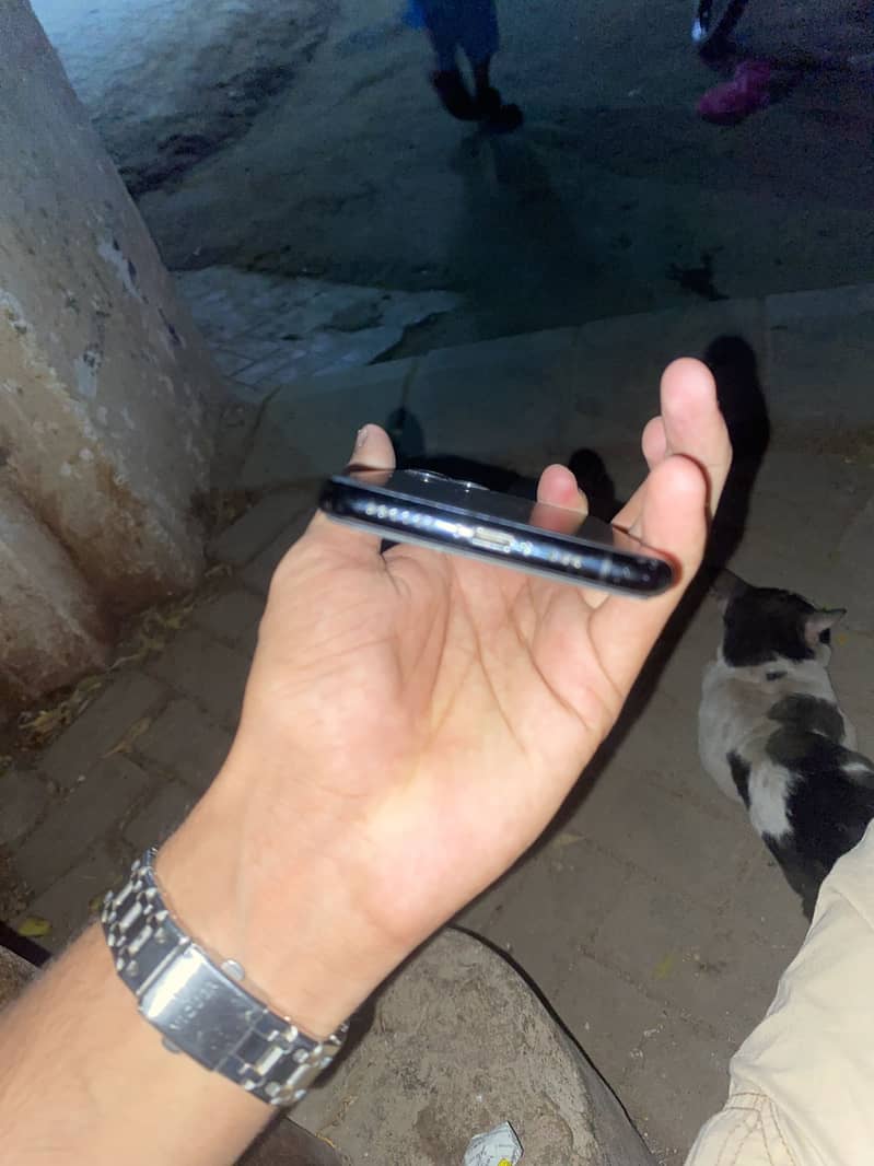 Apple iPhone 11 Pro 2