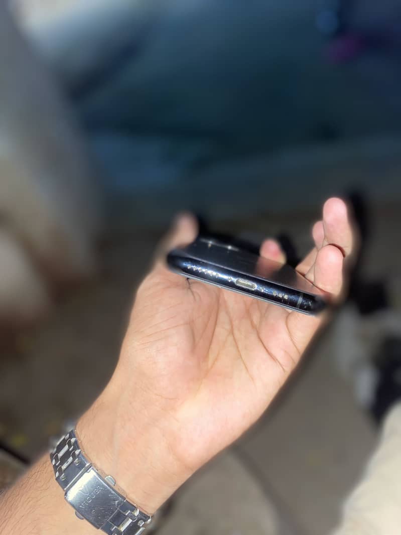 Apple iPhone 11 Pro 3