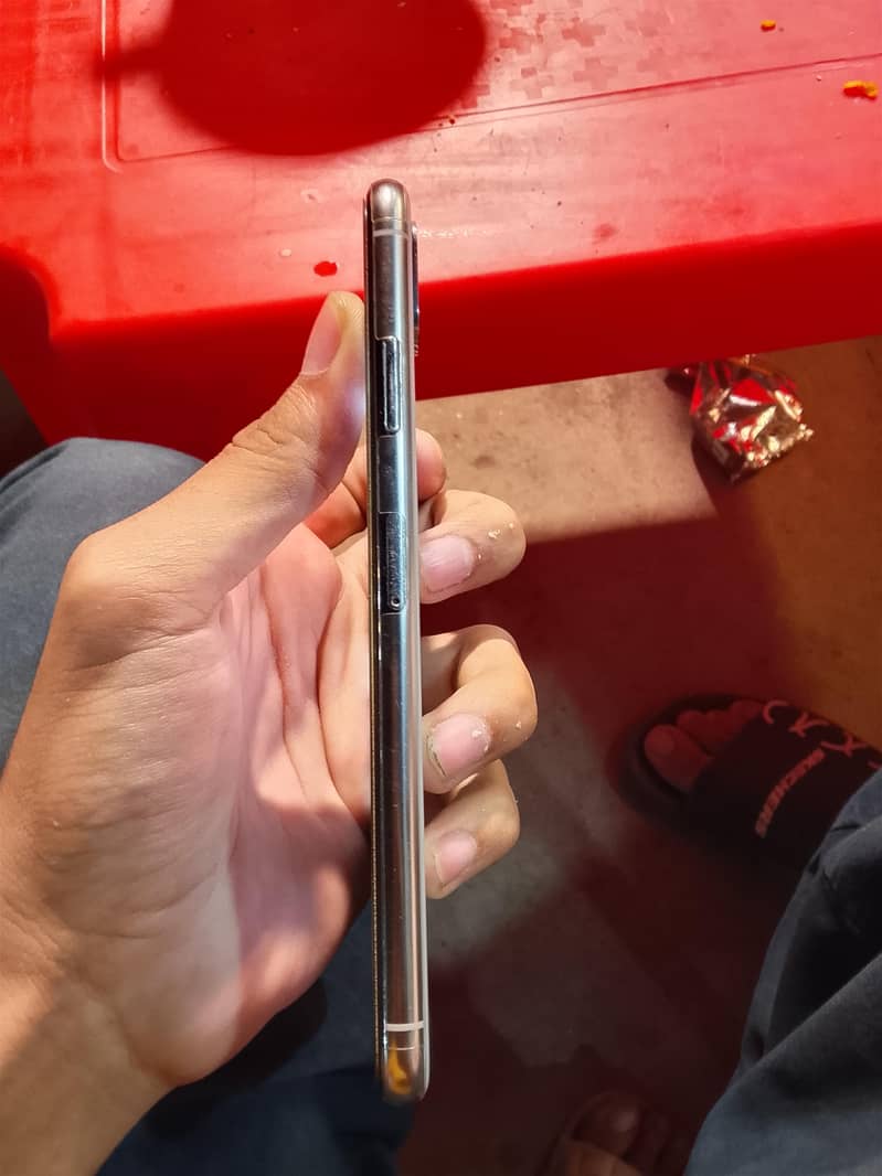 Apple iPhone XS Max 6