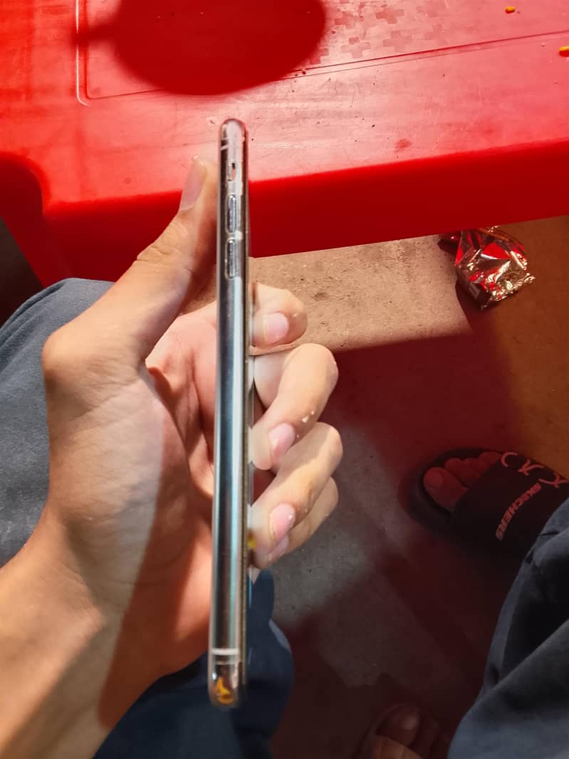Apple iPhone XS Max 7