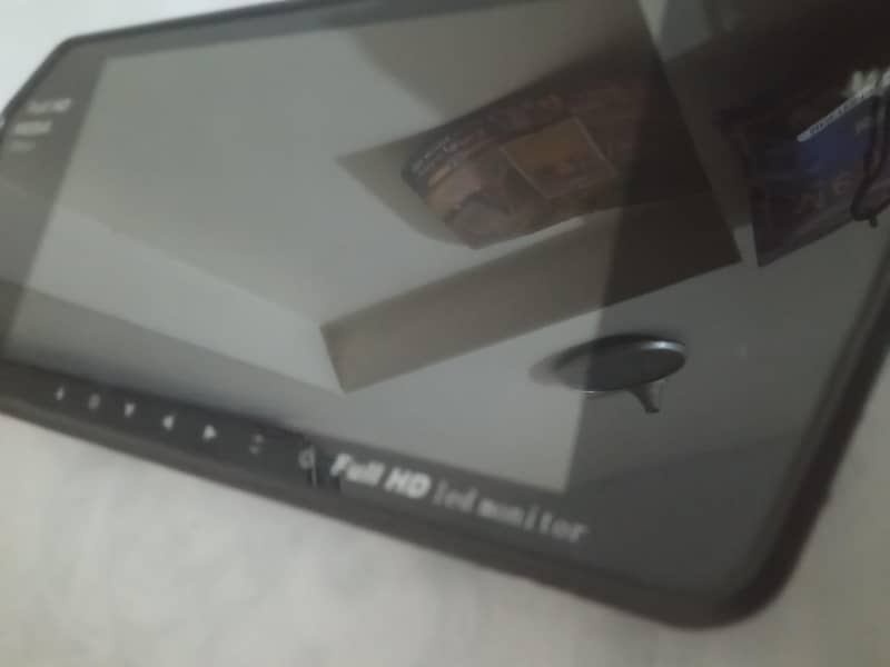 CAR LCD PANEL MP4/MP5 2