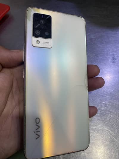 Vivo V21