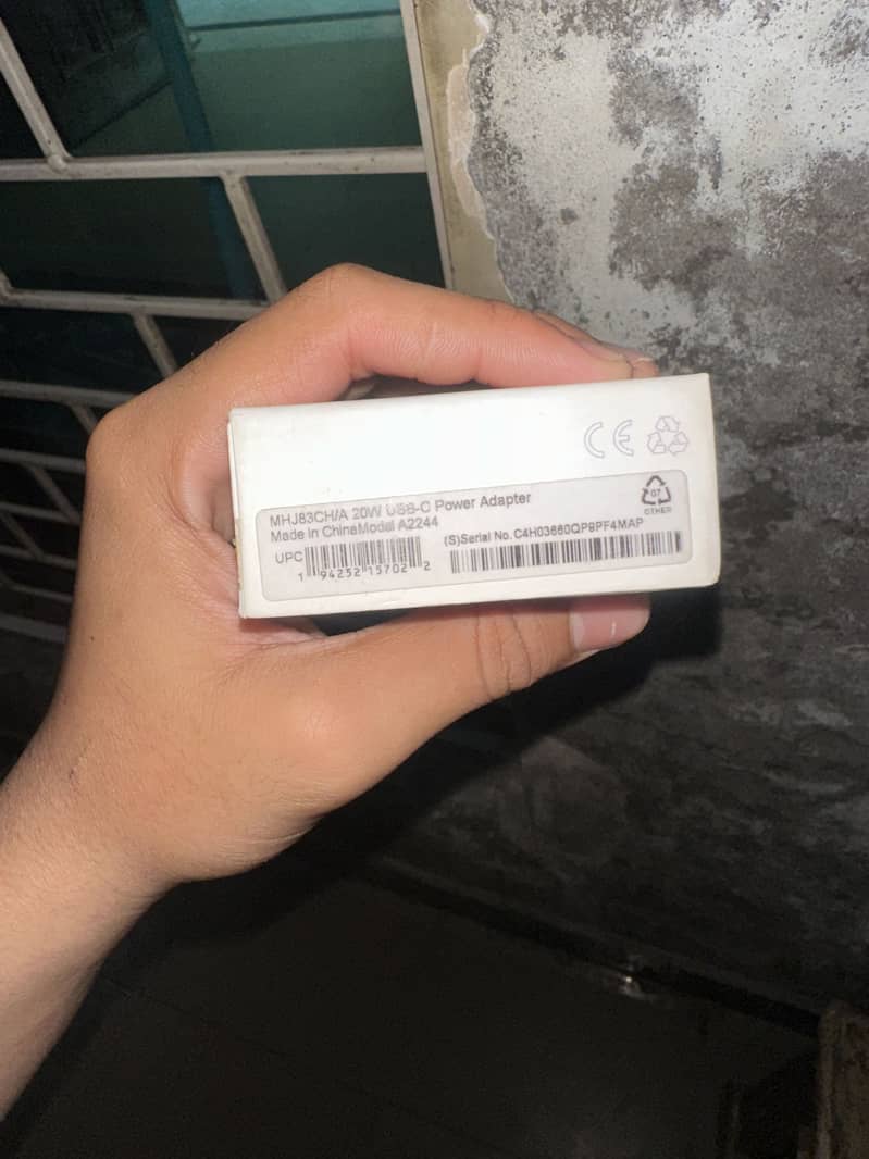 Apple iPhone charger 4