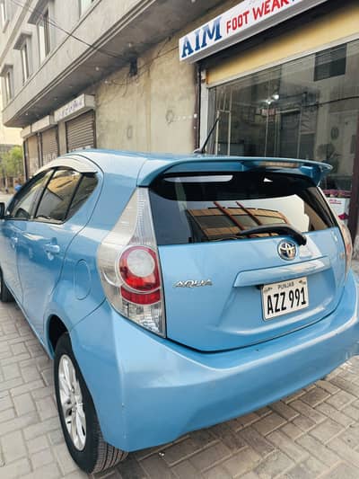 Toyota Aqua 2012