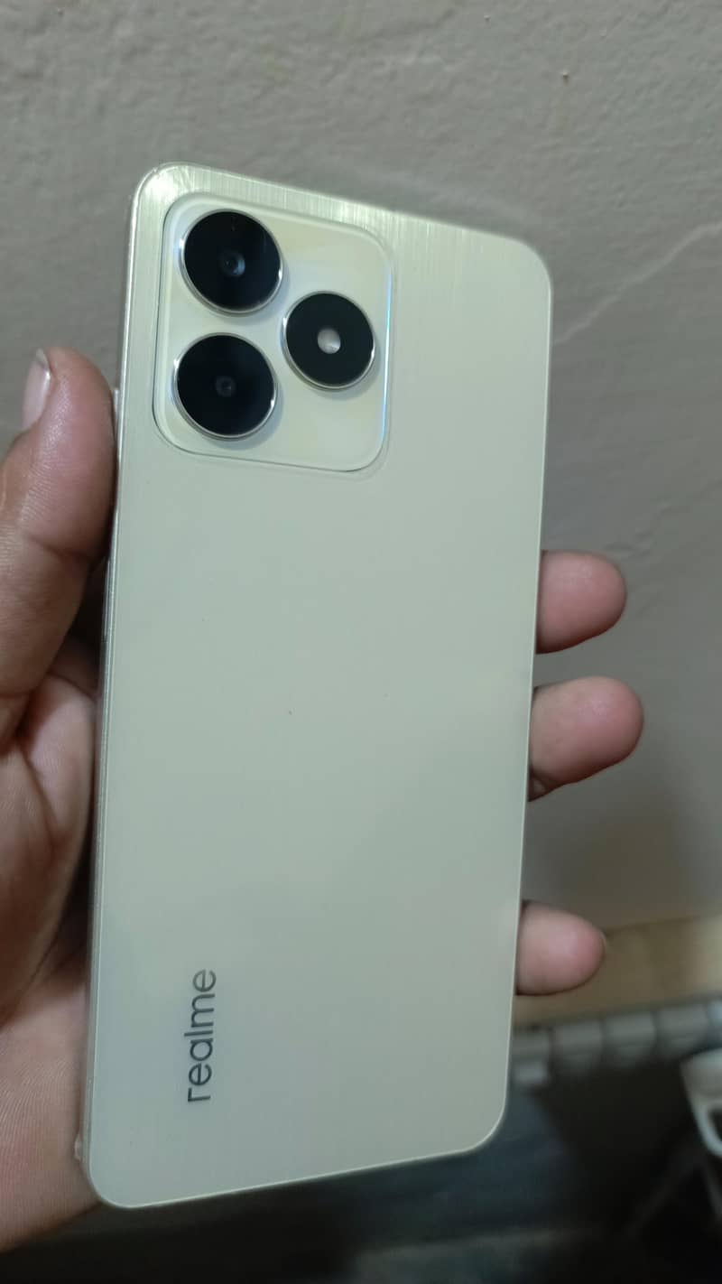 Realme C53 0