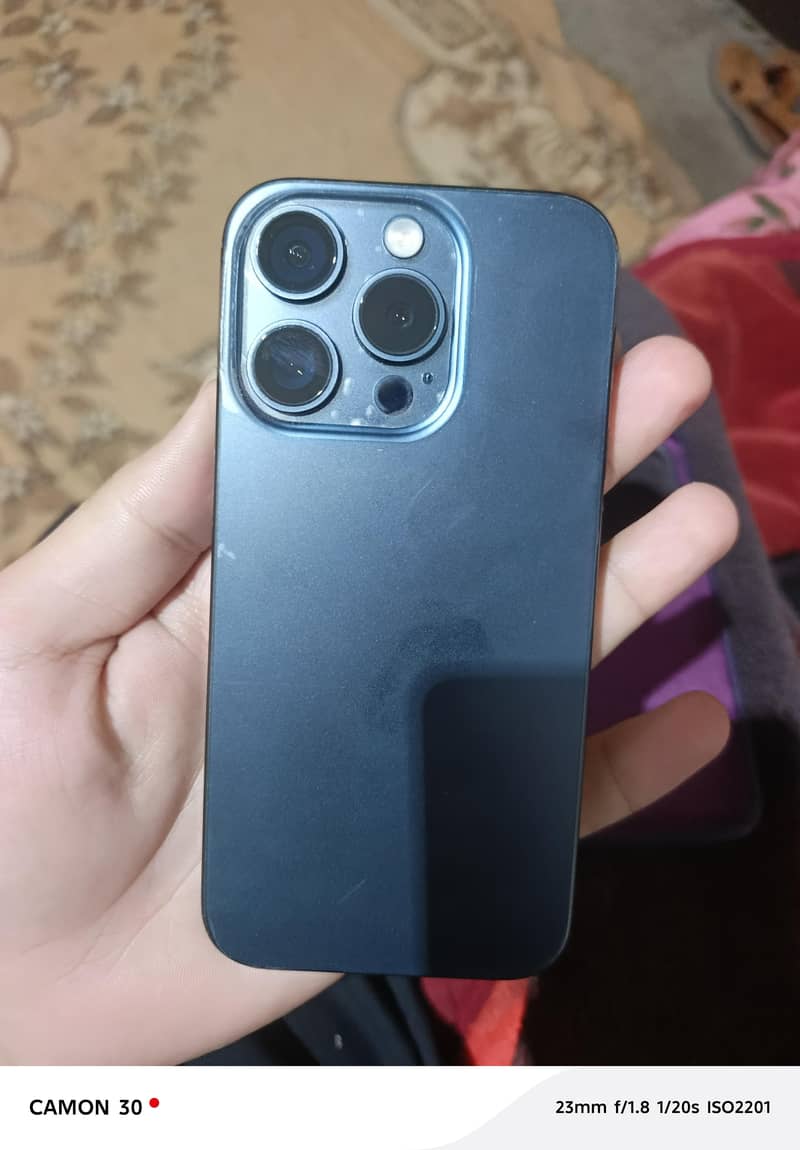 Apple iPhone 15 Pro 0