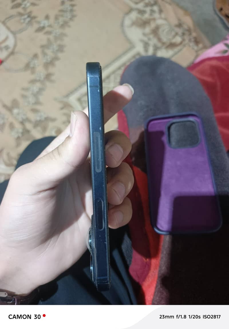 Apple iPhone 15 Pro 2