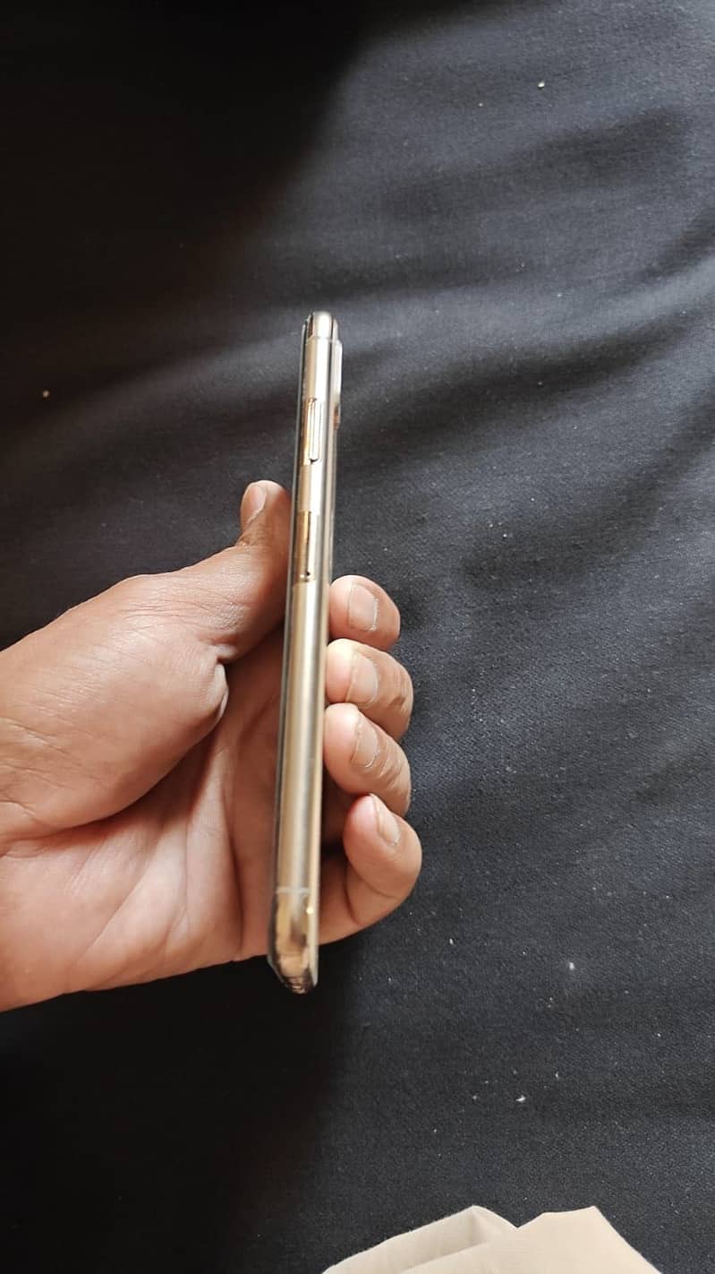 ipone xsmax 256 جی بی ڈبل فزیکل سم پی ٹی اے رجیسٹر بیٹری 76ڈبہ ساتھ ہے 2
