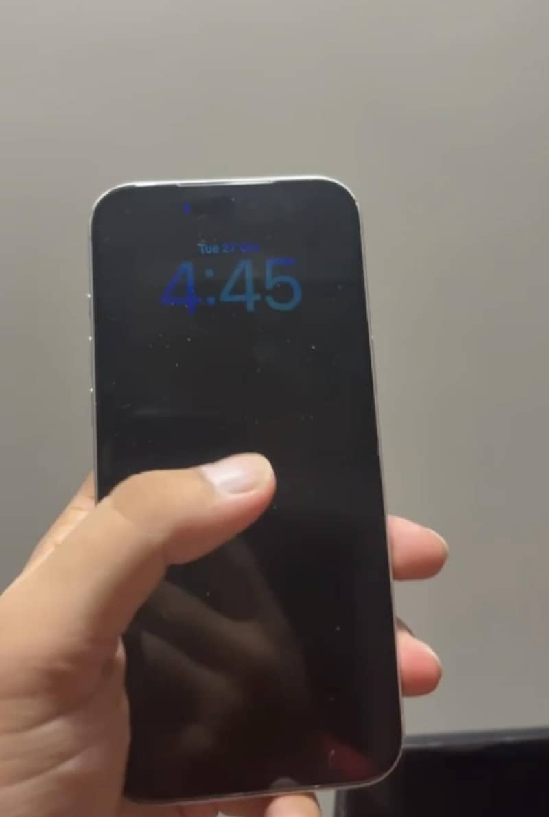 Apple iPhone 17 Pro Max 1