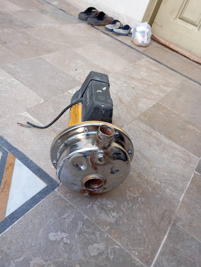 Davey water pump 1