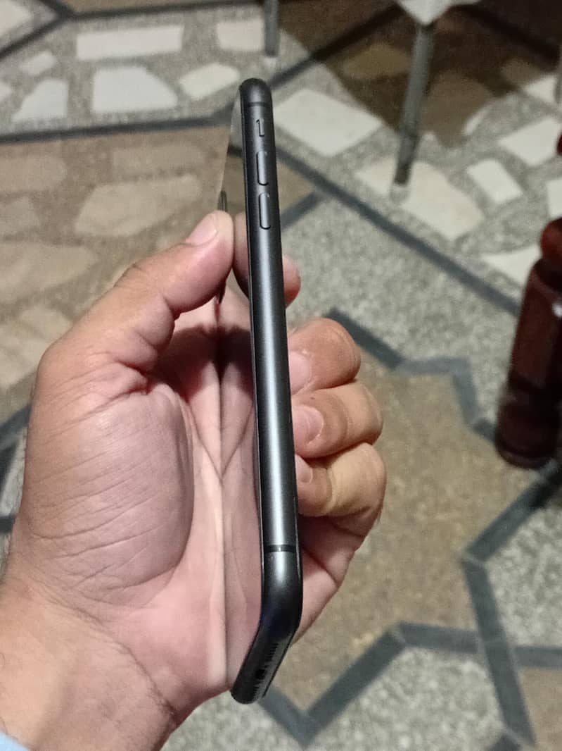 Apple iPhone 11  MDM 10