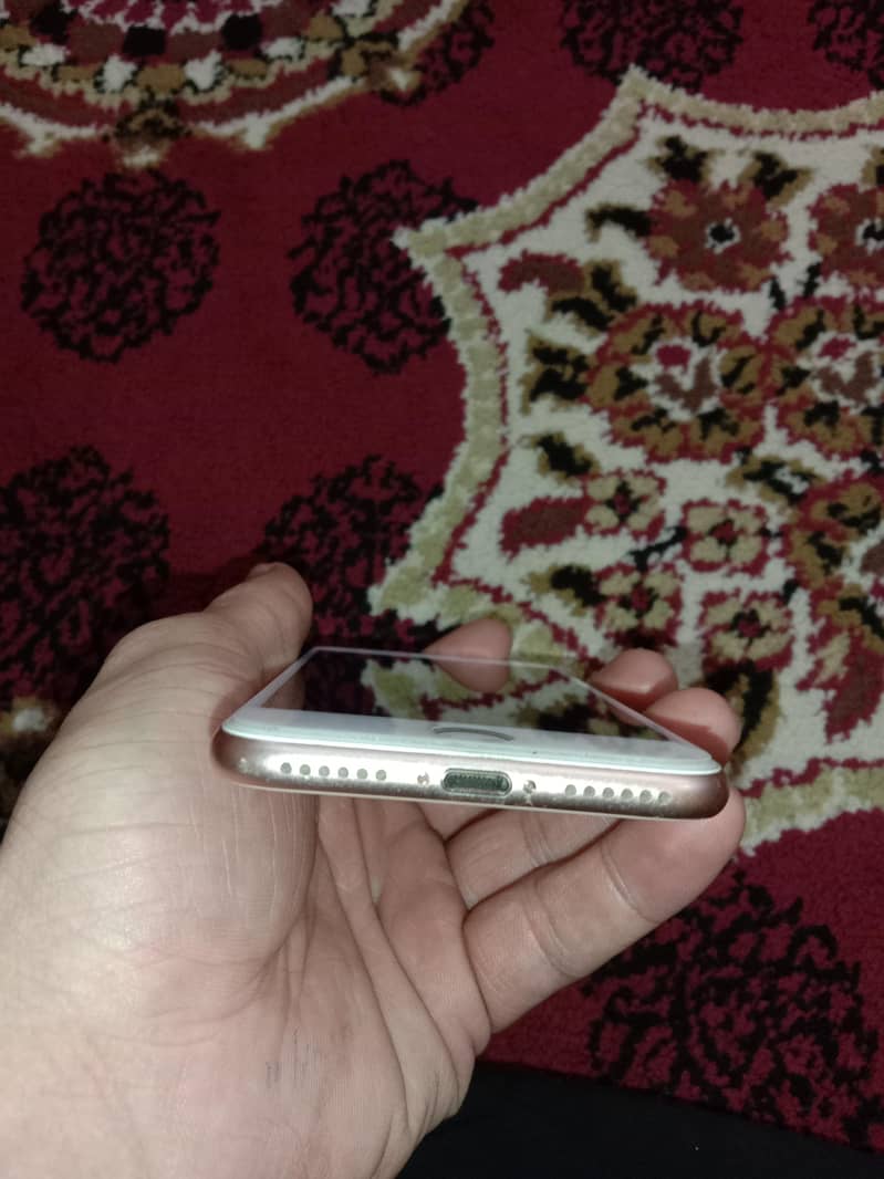 Apple iPhone 8 1