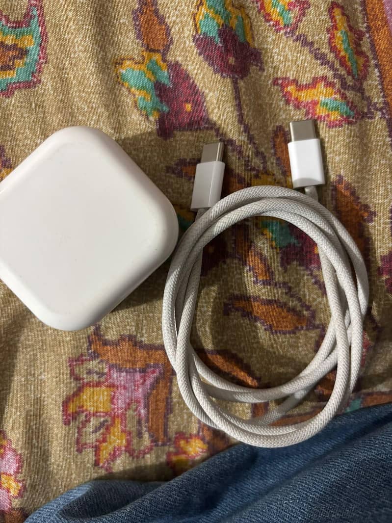 Apple iPhone 15 4
