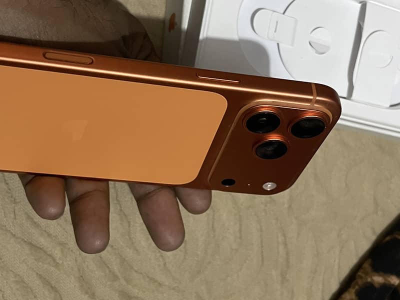 Apple iPhone 17 Pro Max 2