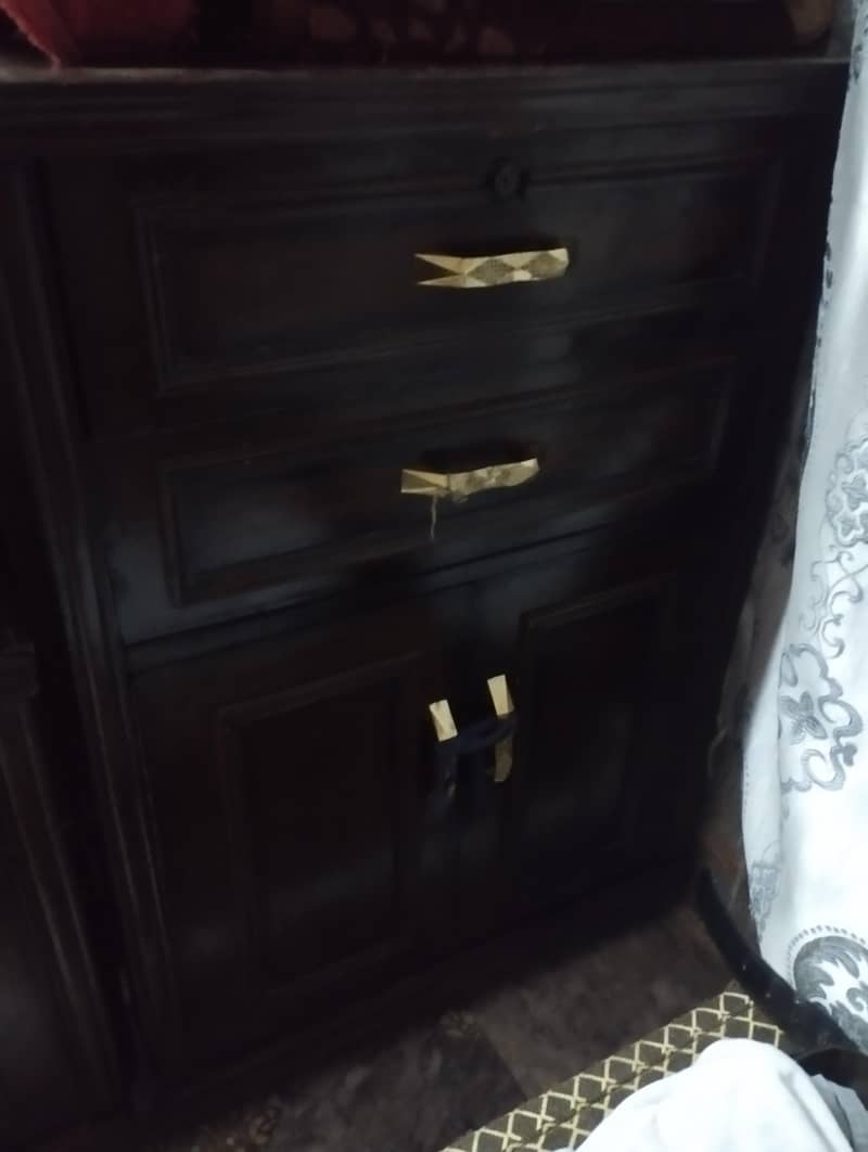 side table 0