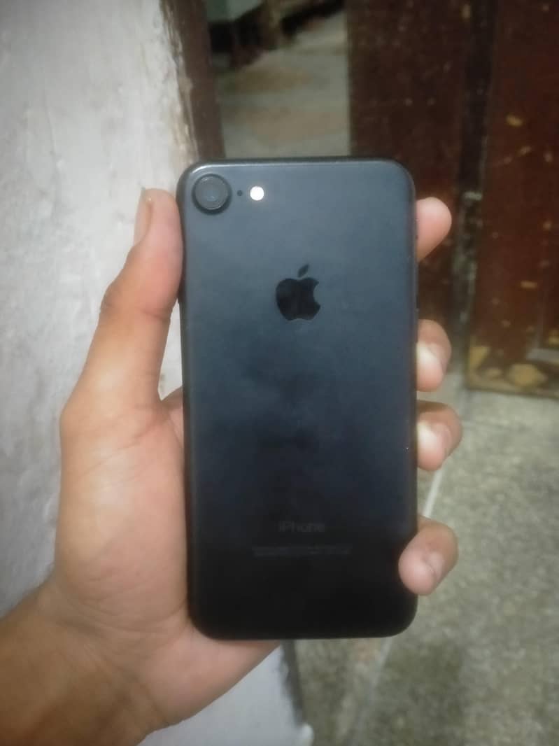 Apple iPhone 7 1