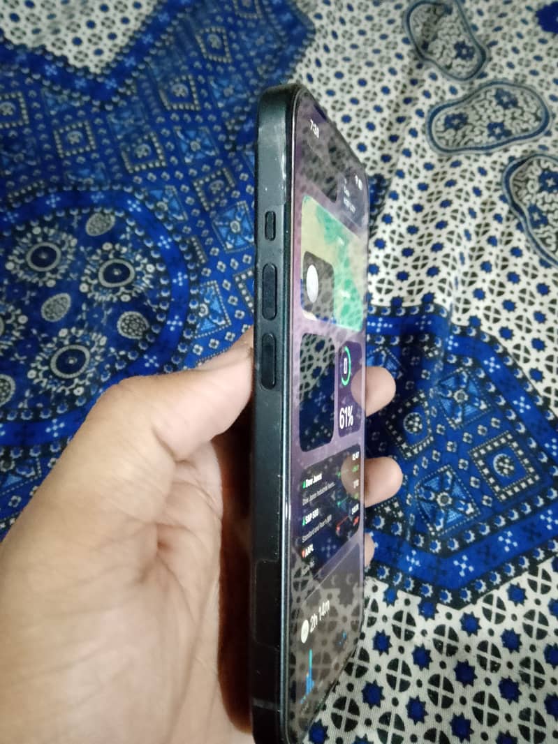Apple iPhone 15 3