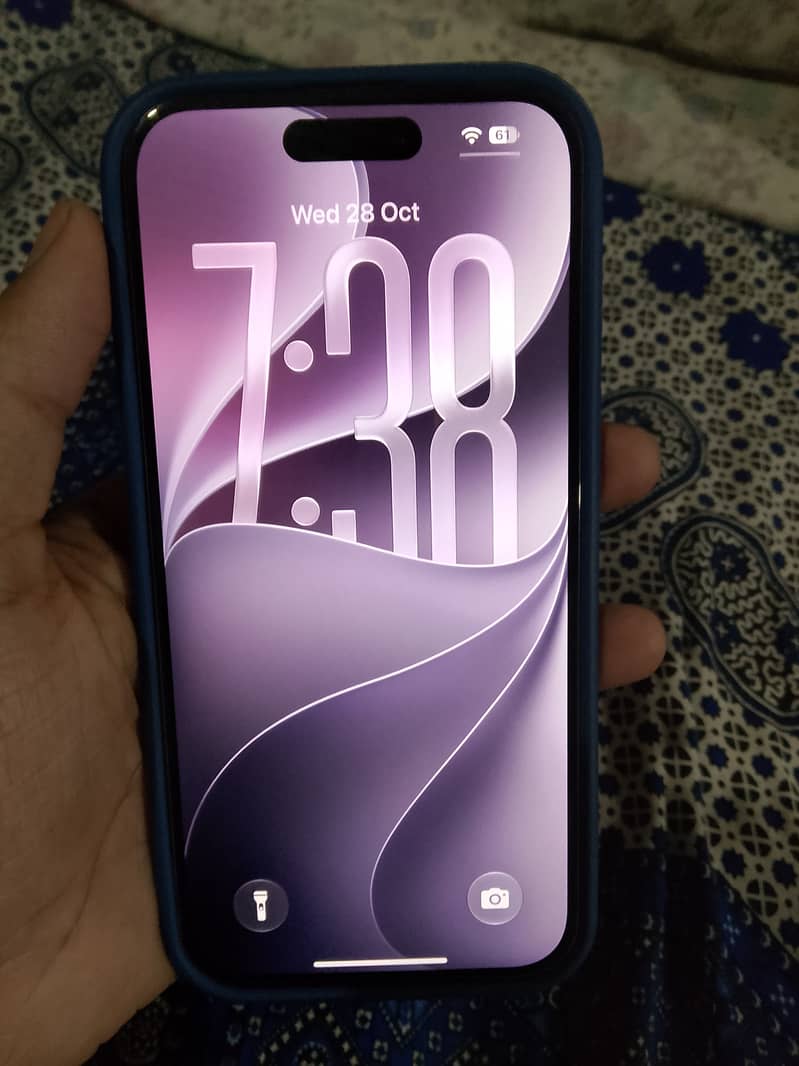 Apple iPhone 15 4