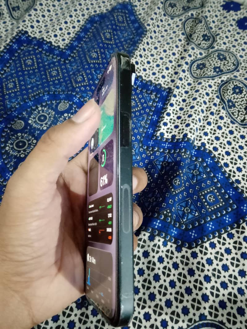 Apple iPhone 15 5