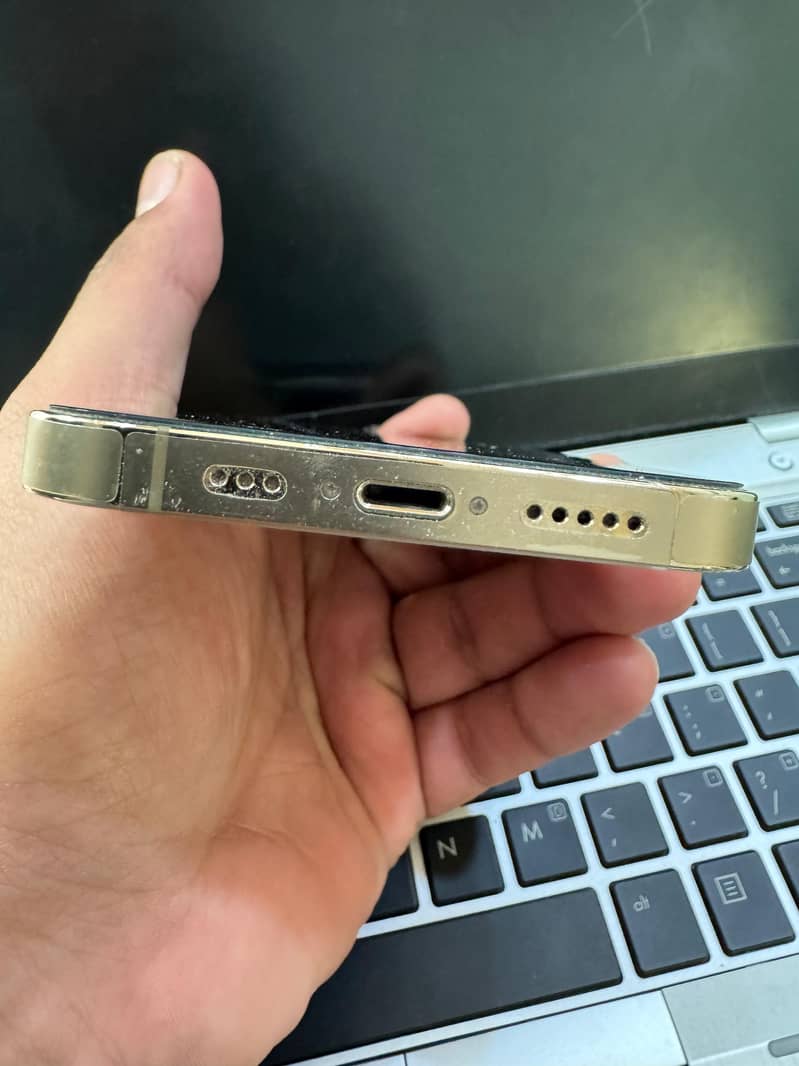Apple iPhone 13 Pro 2