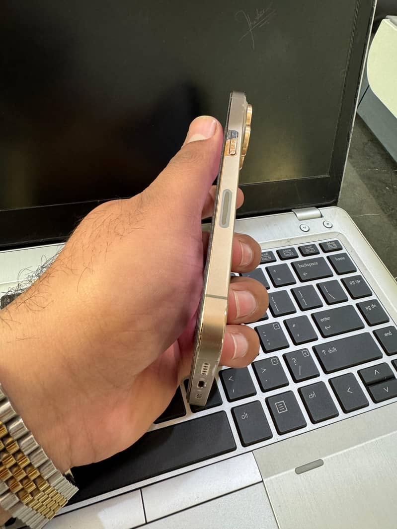 Apple iPhone 13 Pro 3