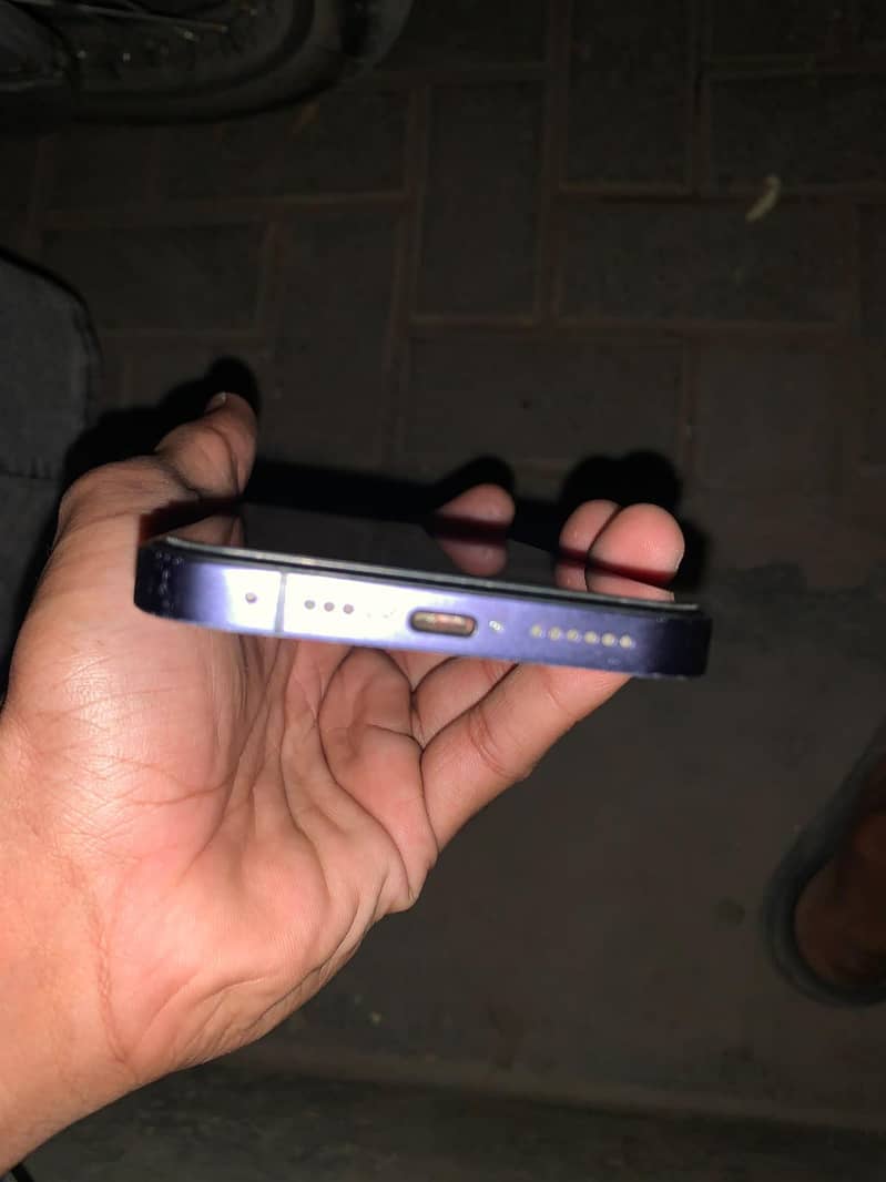 Apple iPhone XR 4