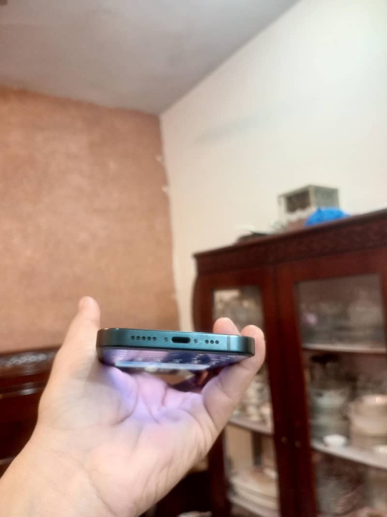 Apple iPhone 14 4