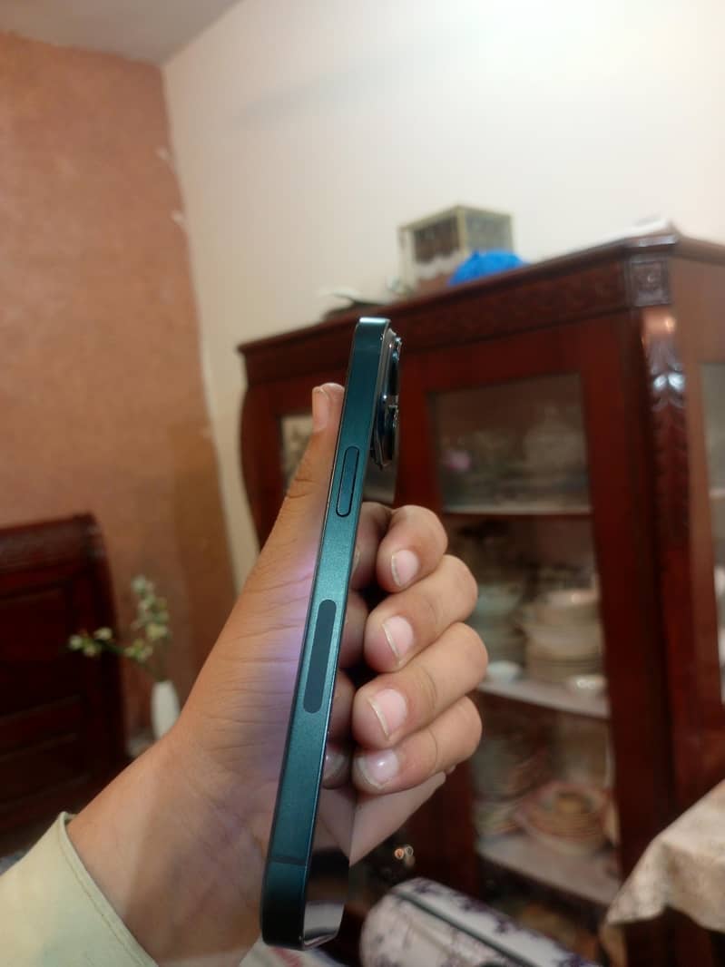 Apple iPhone 14 6