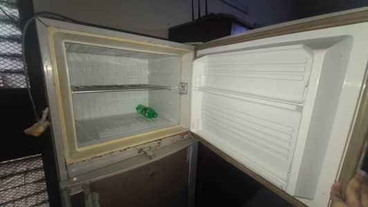 Dawlance fridge double door