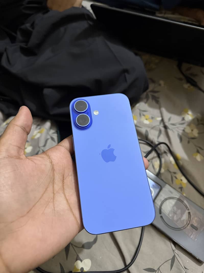 Apple iPhone 16 jv 4