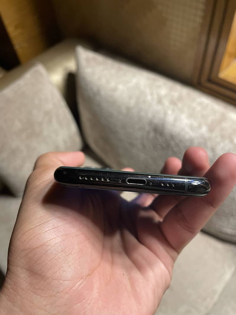 Apple iPhone 11 Pro 2