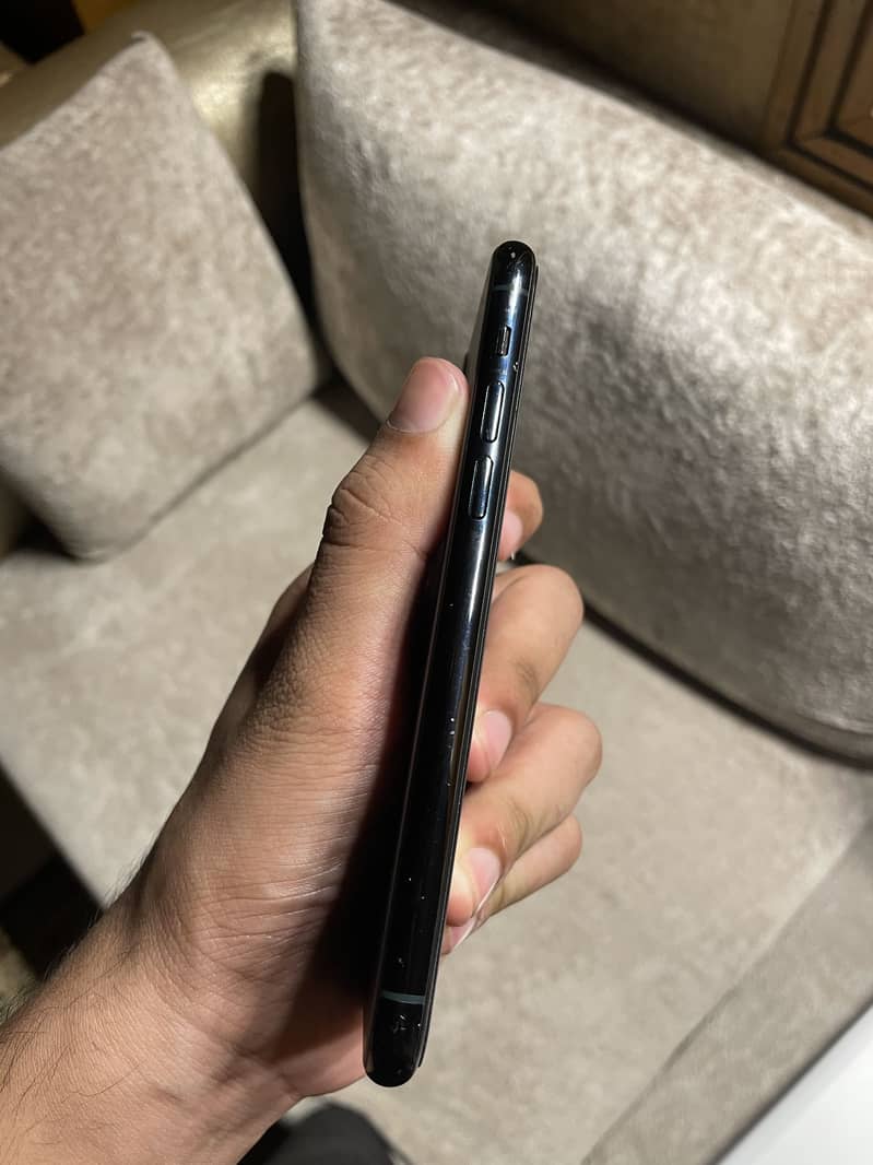 Apple iPhone 11 Pro 3