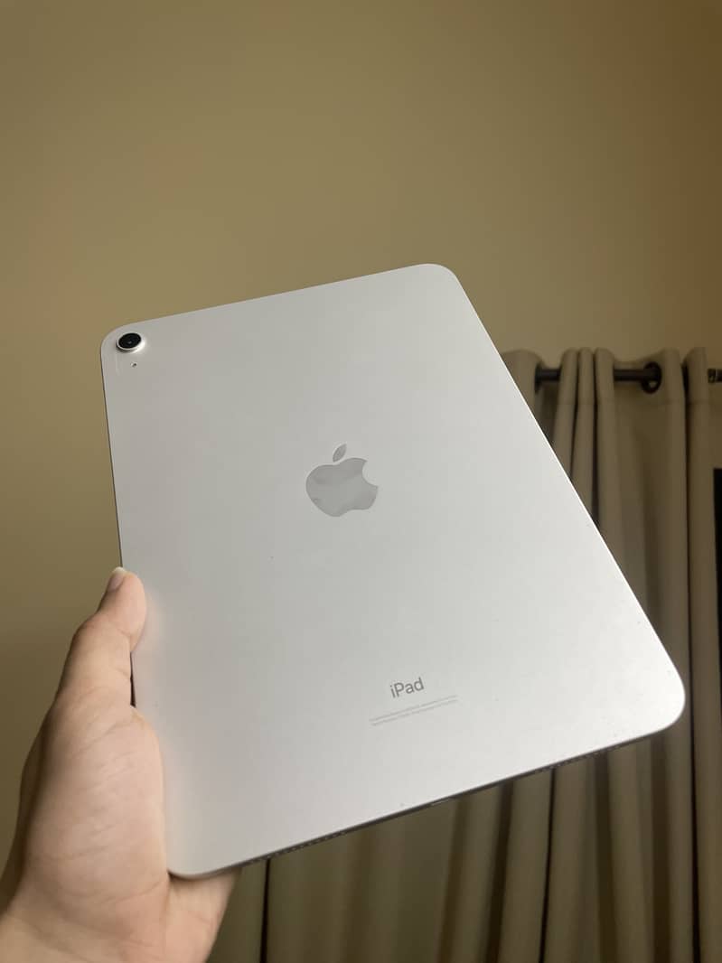 IPAD 10 gen with box 0