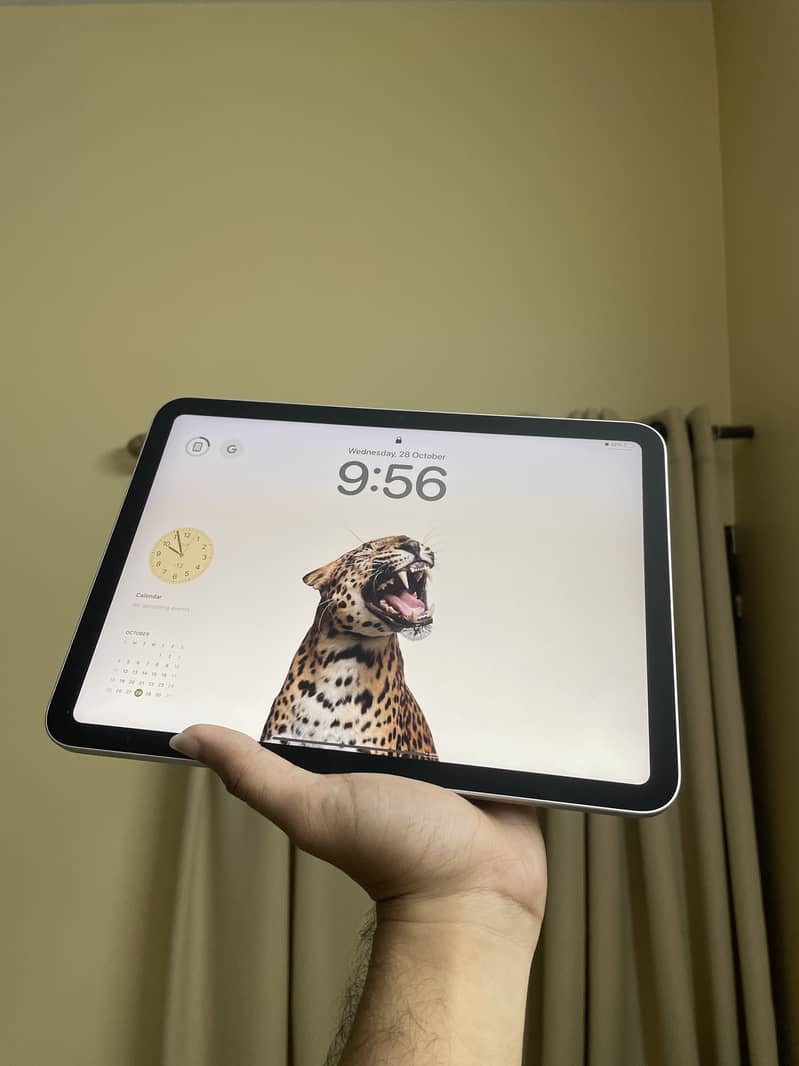 IPAD 10 gen with box 5