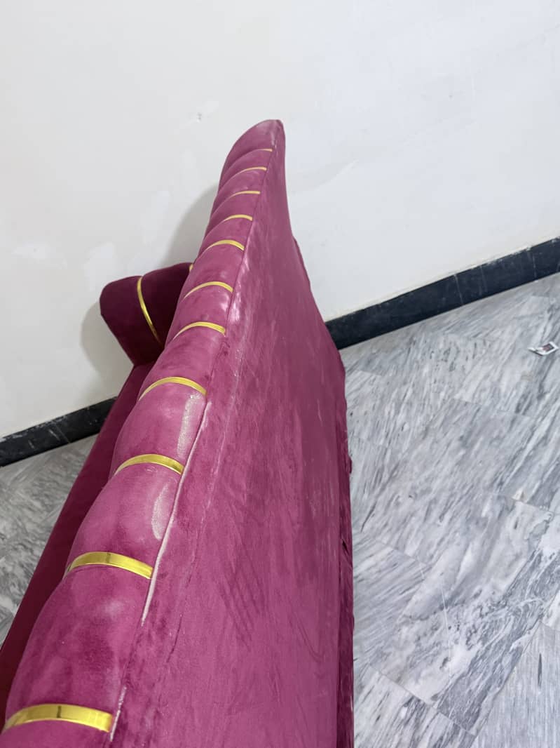 3 seater sofa 0