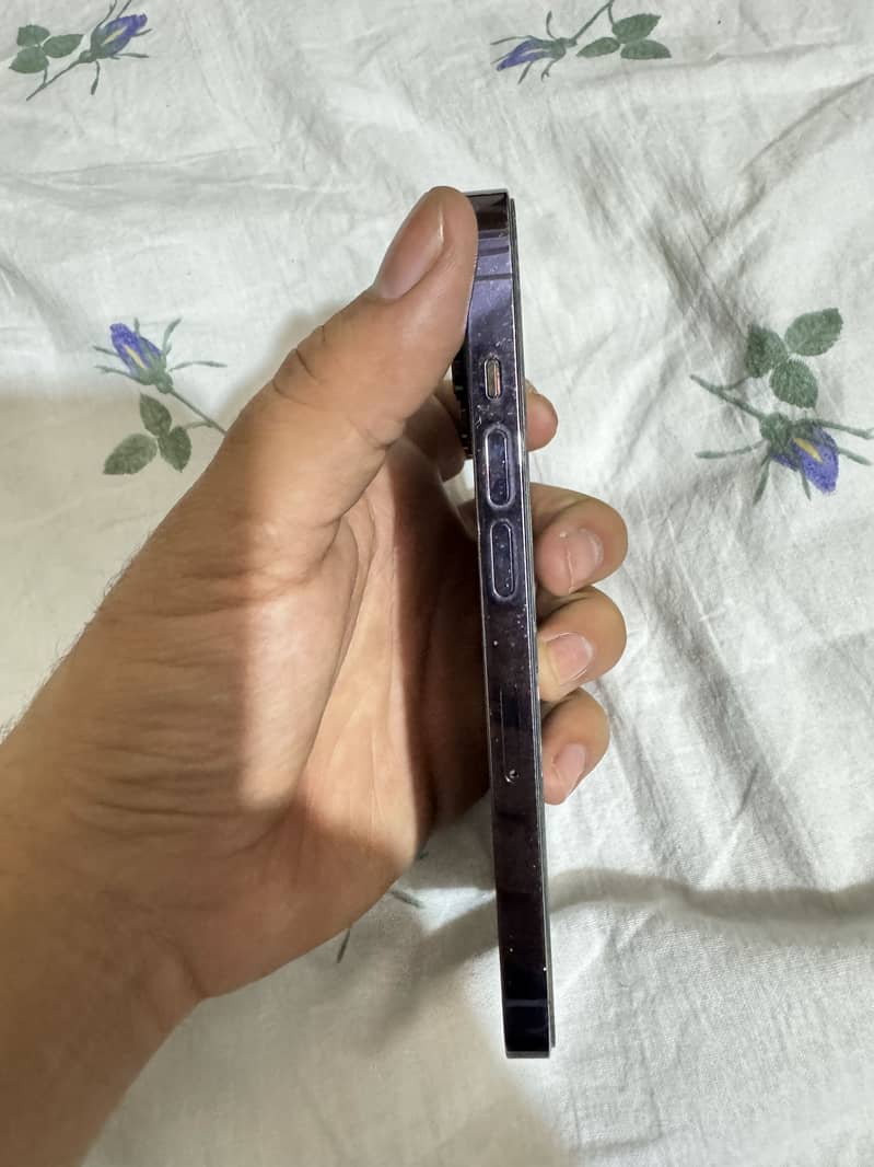 Apple iPhone 14 Pro 1