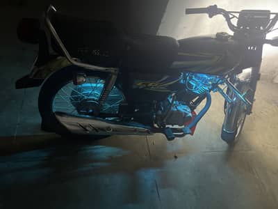 Honda 125 25/26 11-11-2025 ko niklie hai show Rome sa