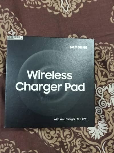 charger original hai bas Bahar open para raha is Liye Scratchs hai