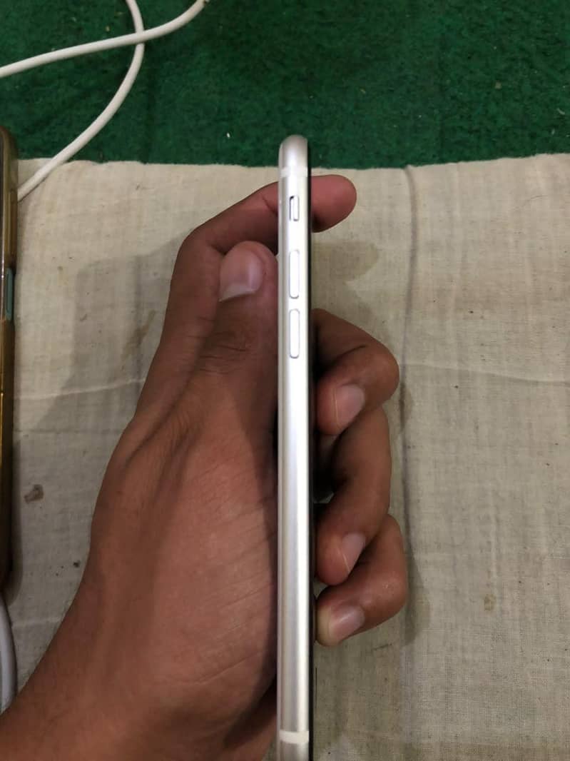 Apple iPhone SE 4