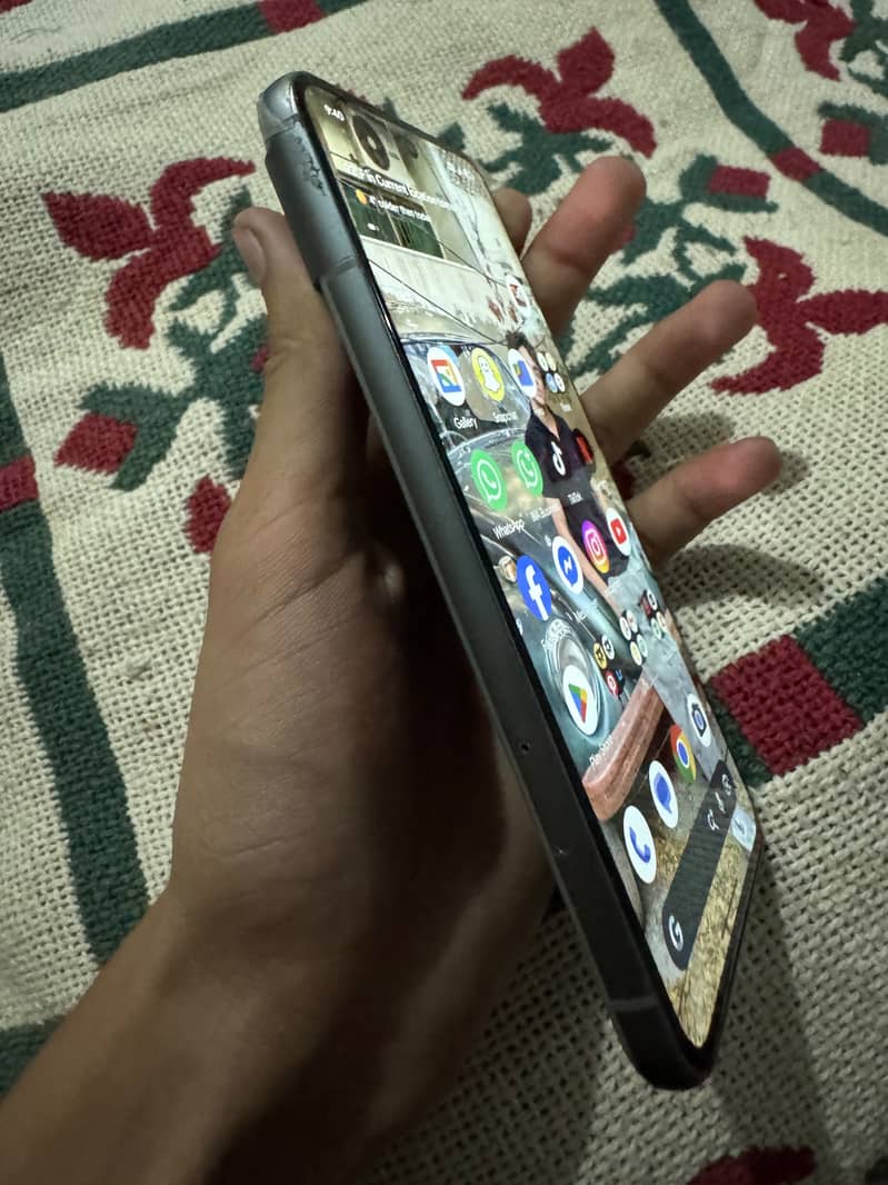 Google Pixel 8 3