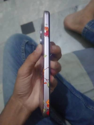 Realme C100i