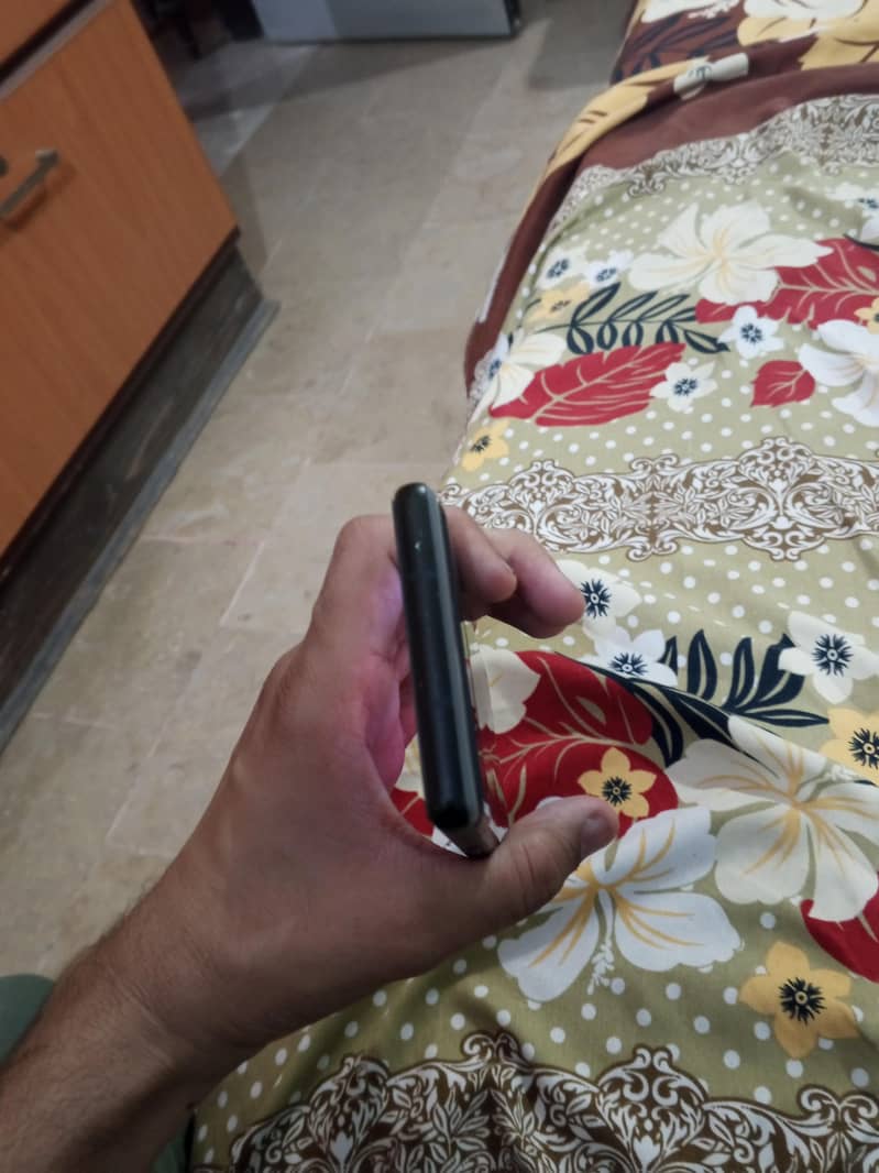 Google pixel 6a 4