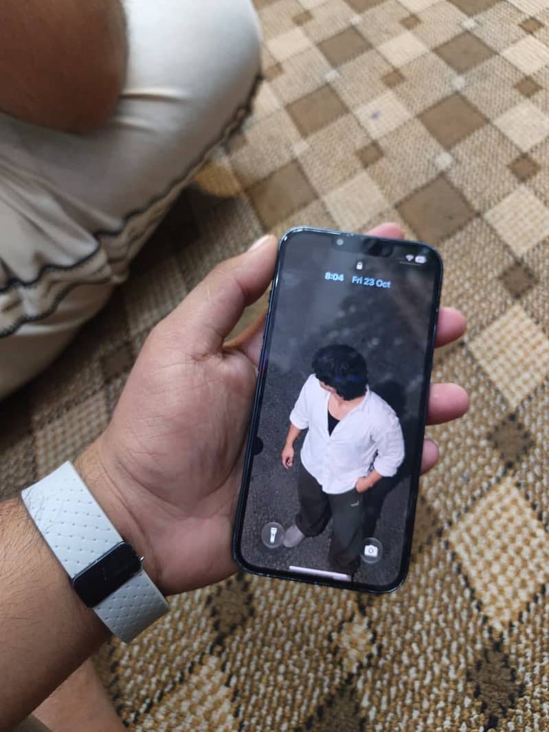 Apple iPhone 13 2
