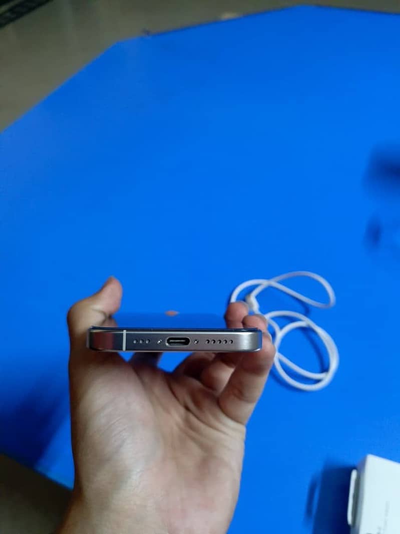 Apple iPhone 15 Pro 2