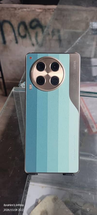 Tecno CAMON 30
